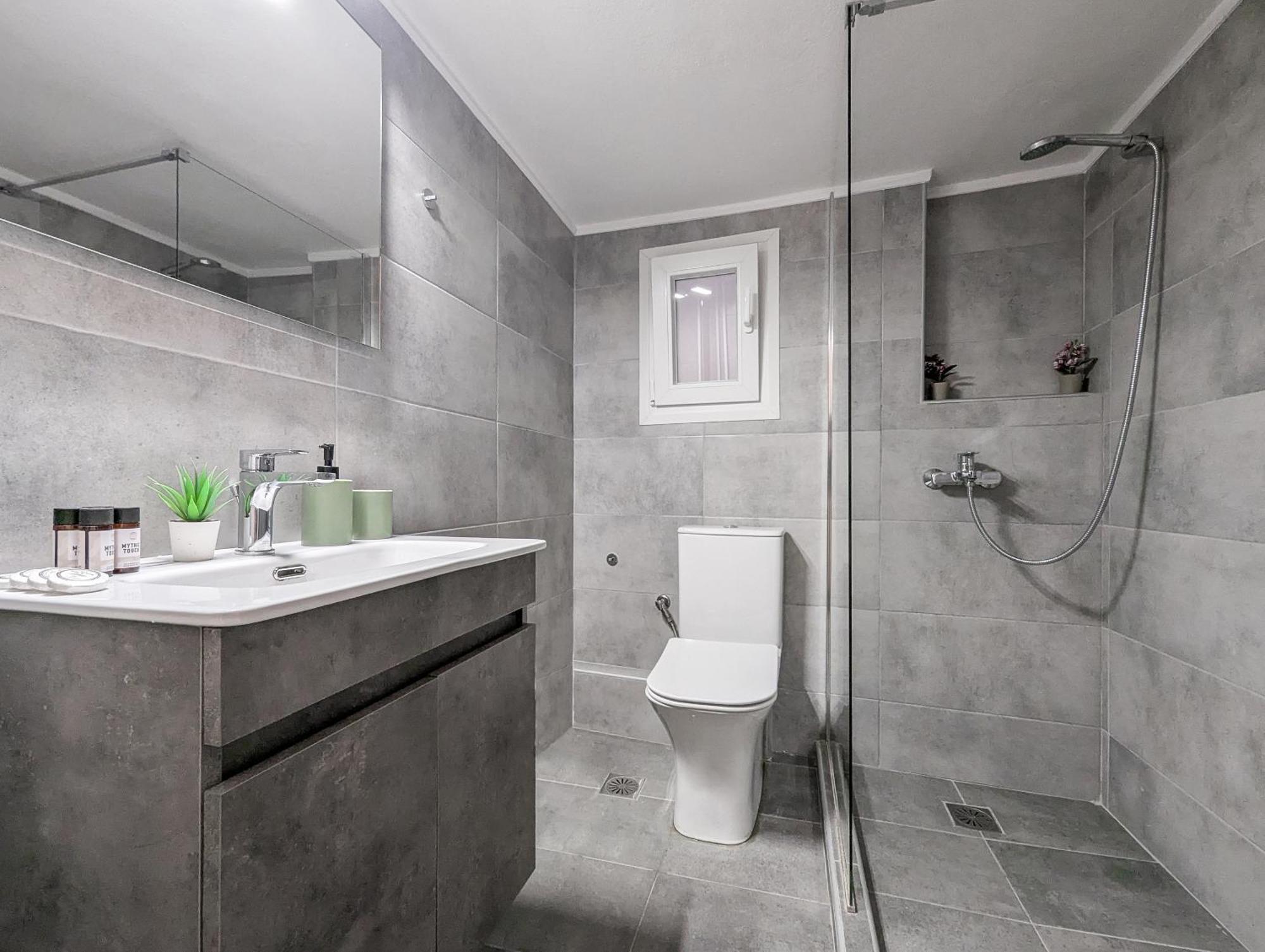 Spacious Apt For 5 Guests Next To Acropolis&Metro Athene Buitenkant foto
