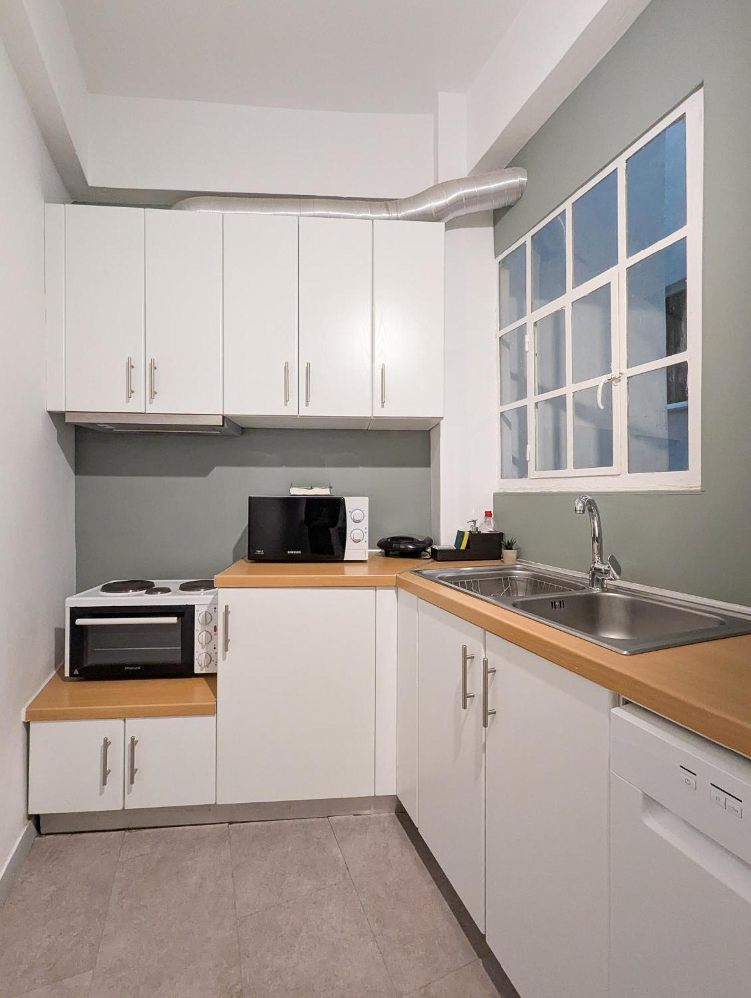 Spacious Apt For 5 Guests Next To Acropolis&Metro Athene Buitenkant foto